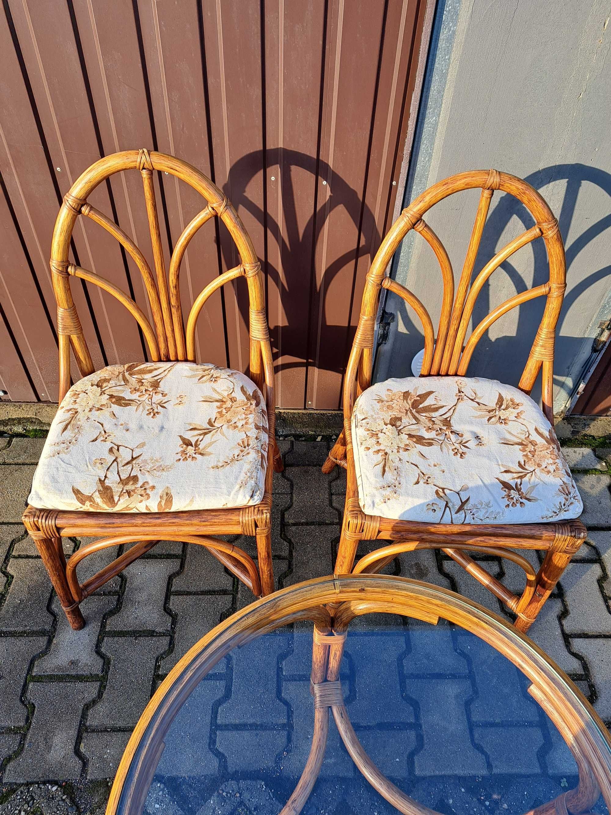 Zestaw rattanowy, 2 krzesla, stół,  poduchy