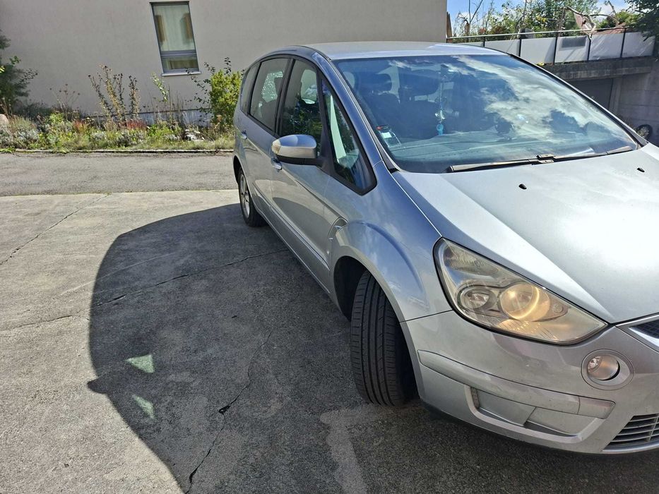 Ford S Max em bom estado