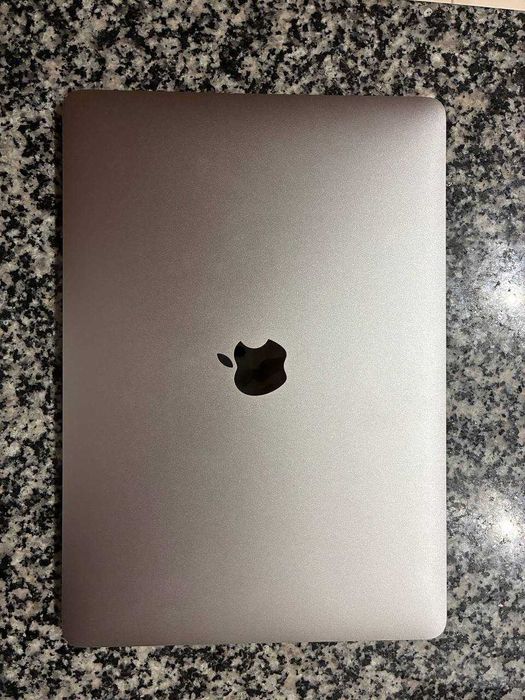 For Sale: MacBook Air M1 2020 (8GB RAM / 512GB SSD)