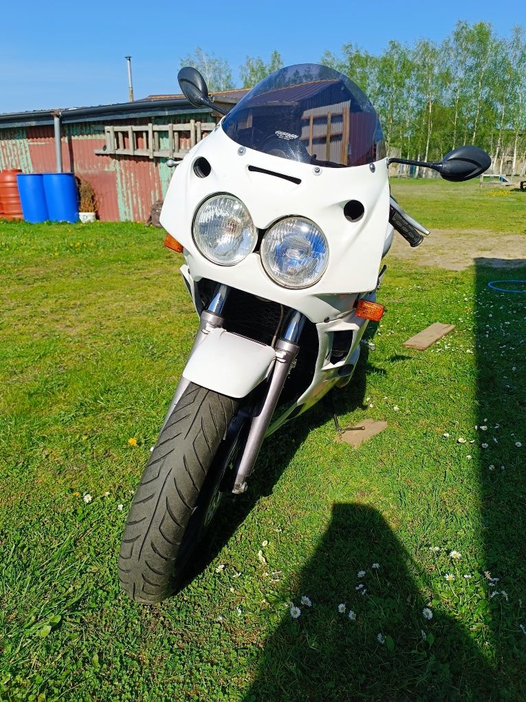 Yamaha FZR 600 Motocykl