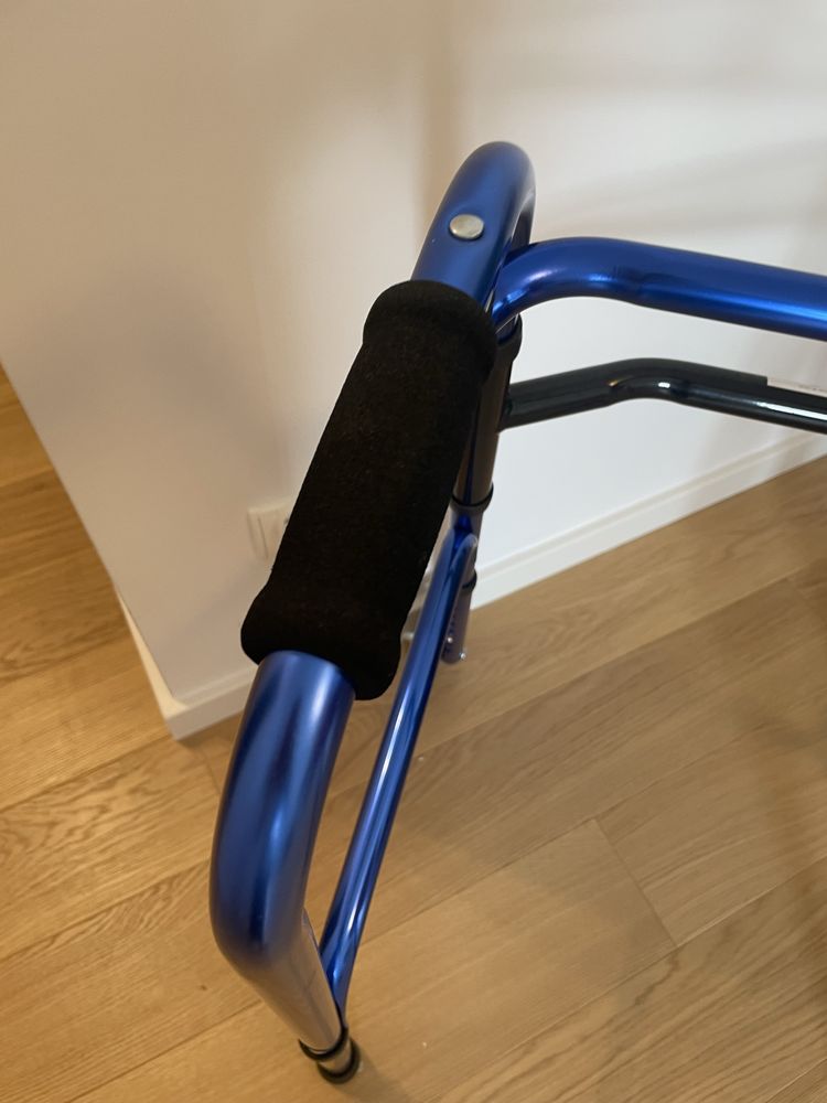 Balkonik aluminiowy prawie nowy
