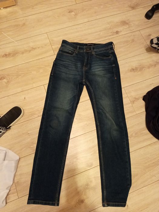 Klasyczne jeansy dla nastolatka