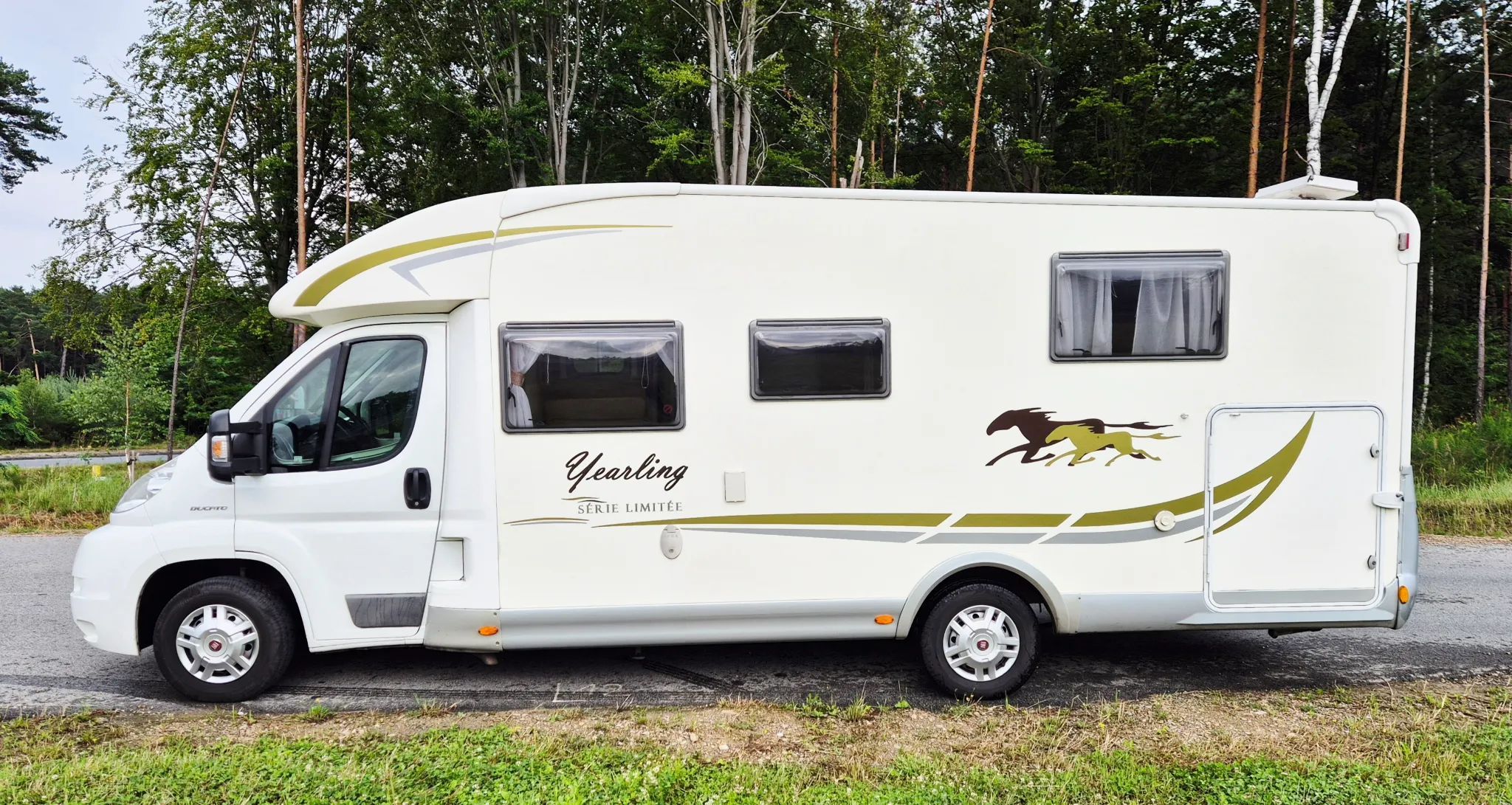 Fiat Ducato  Kamper Fiat Ducato Półintegra McLouis