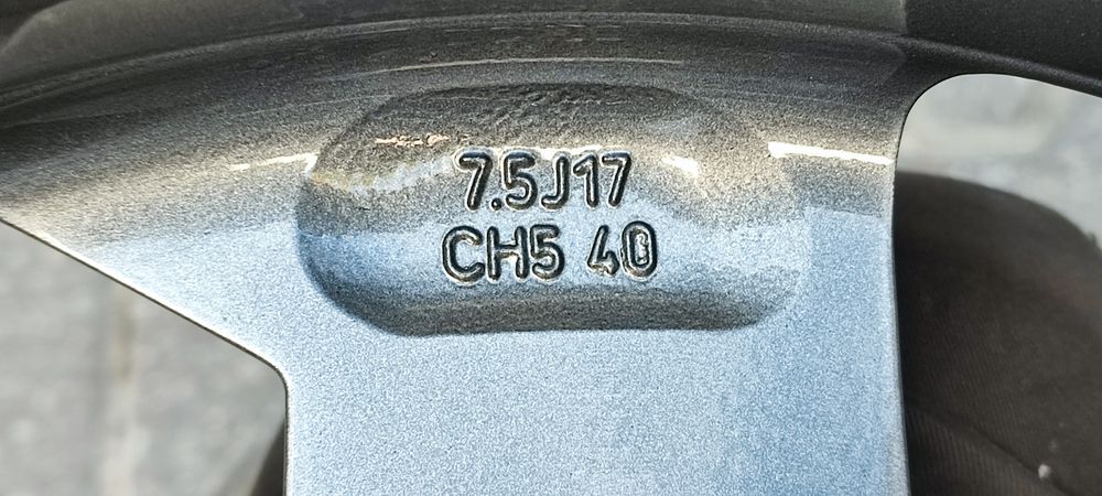 17 5x108 oryginalne 308 508  Peugeot  3008 oraz 5008