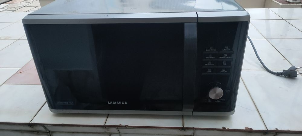 Microondas Samsung com grill
