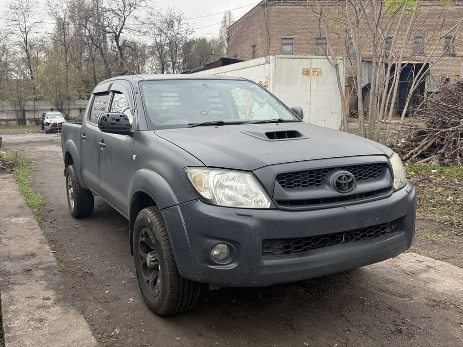Toyota hilux 3.0D 2011 в запоріжжі