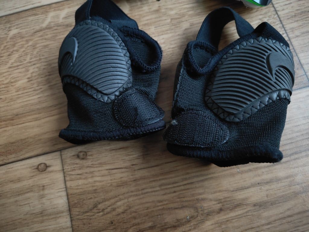 Ochraniacze Nagolenniki Piłkarskie Nike Protegga Flex Seledynowe
