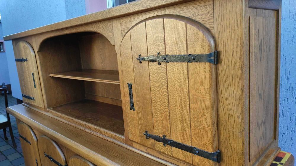 Komplet mebli drewnianych kredens stół krzesła