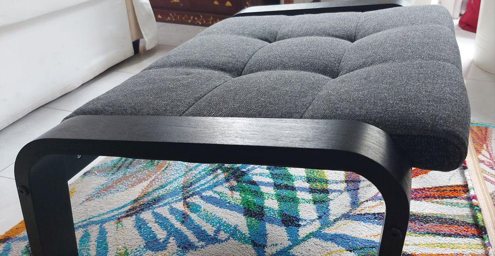 Banco/repousa pes preto Ikea com almofada