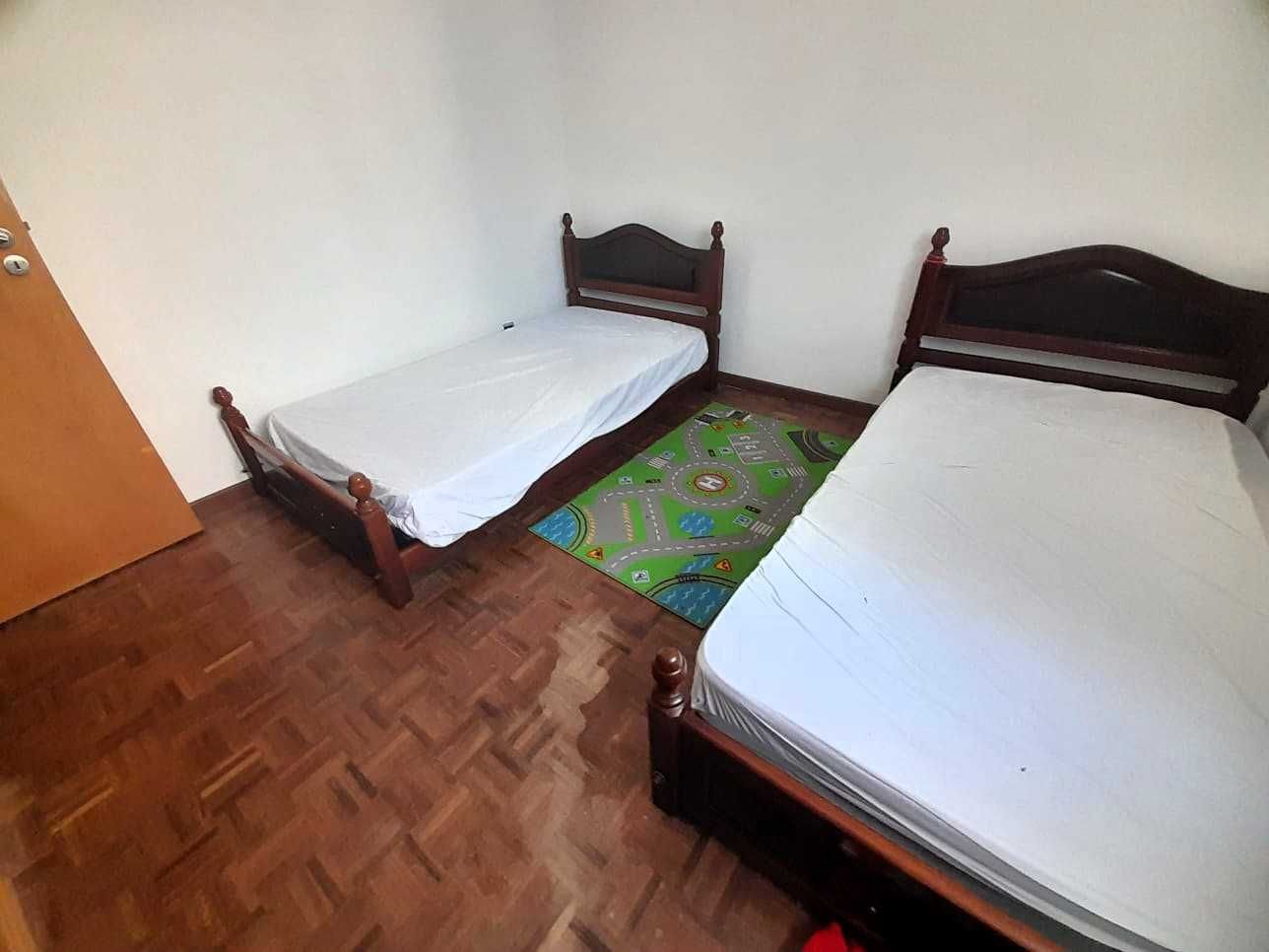 2 Camas de Solteiro - Ideal para Quarto de Gémeos