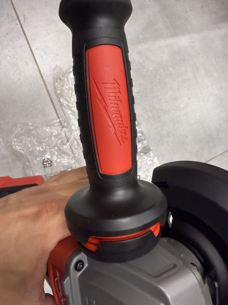 Нова безщіткова болгарка УШМ Milwaukee 2880-20 M18 Fuel 125мм. USA