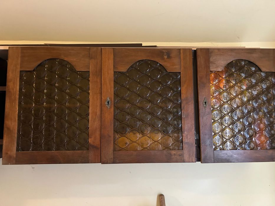 Szafki wiszące z witryną