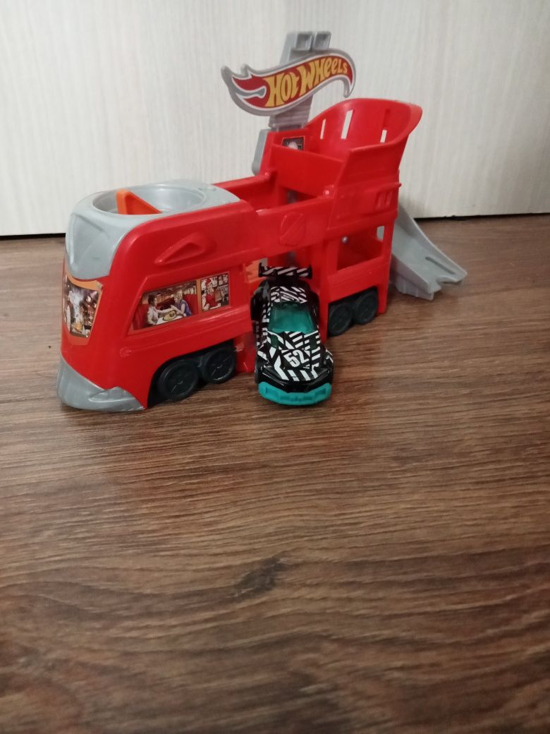 Zjeżdżalnia hot wheels