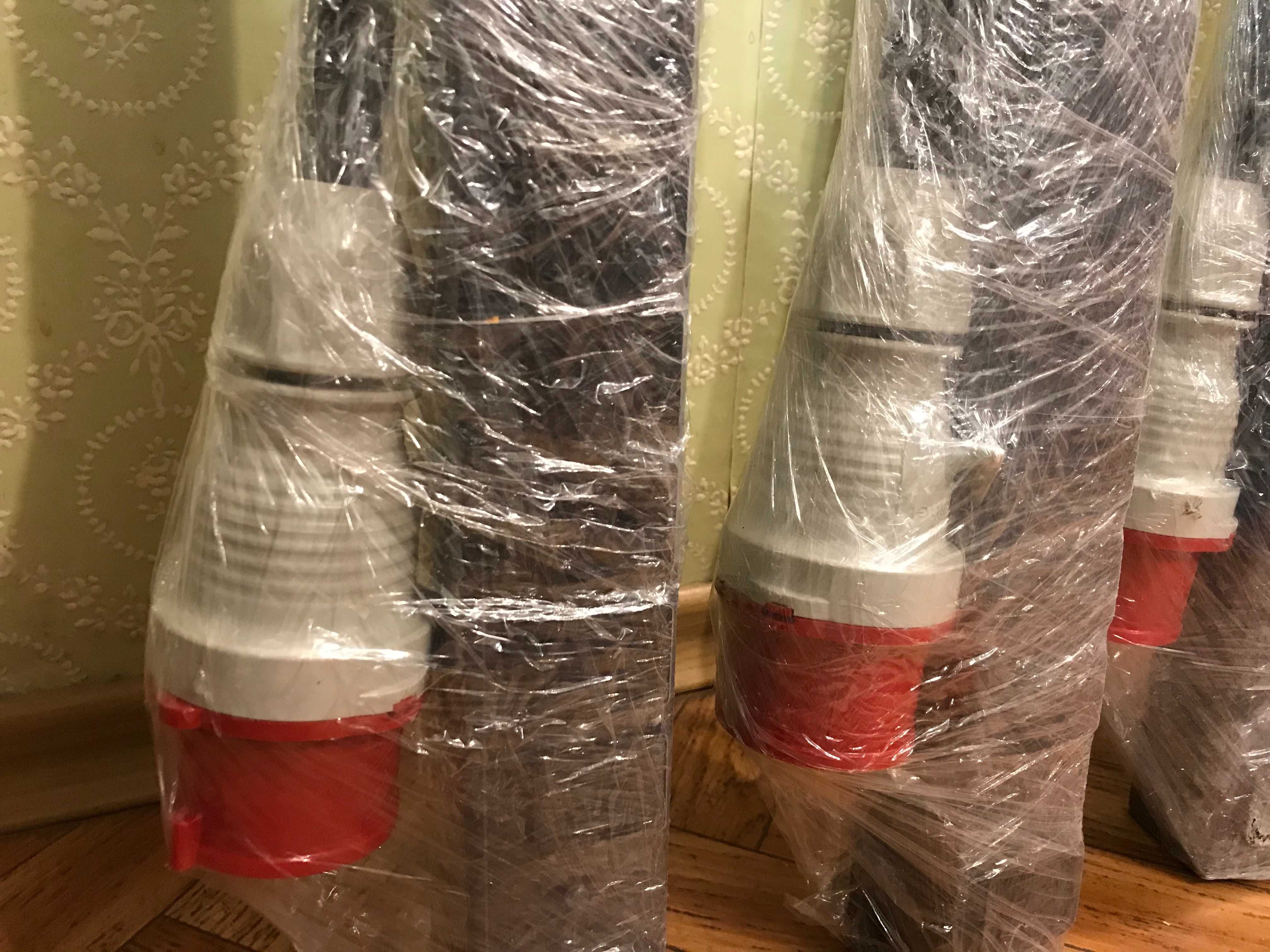 Керований 3ф розподільник живлення Rack PDU APC AP8981