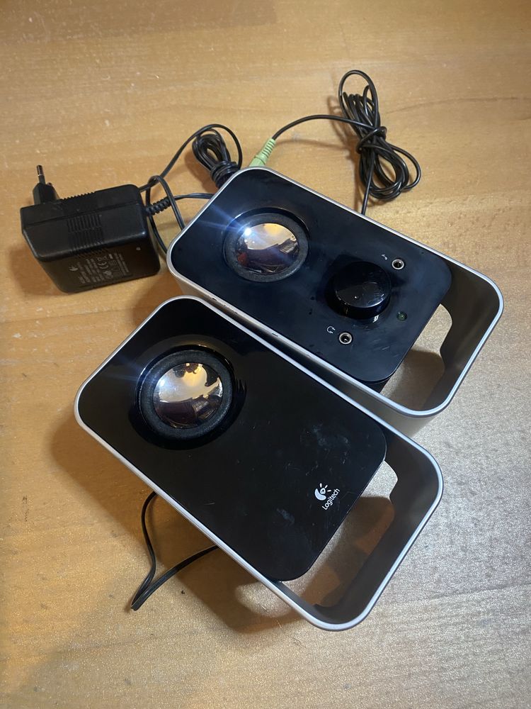 Colunas logitech