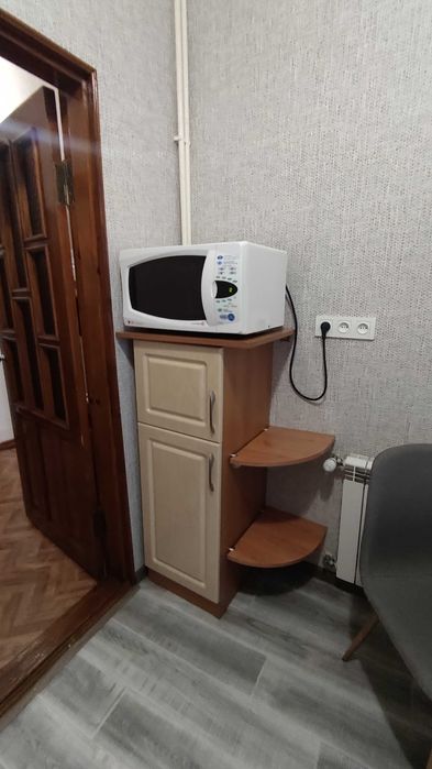 Сдам до травня. Від ріелтора. 2 кімнатна, Осипова/Троїцька.