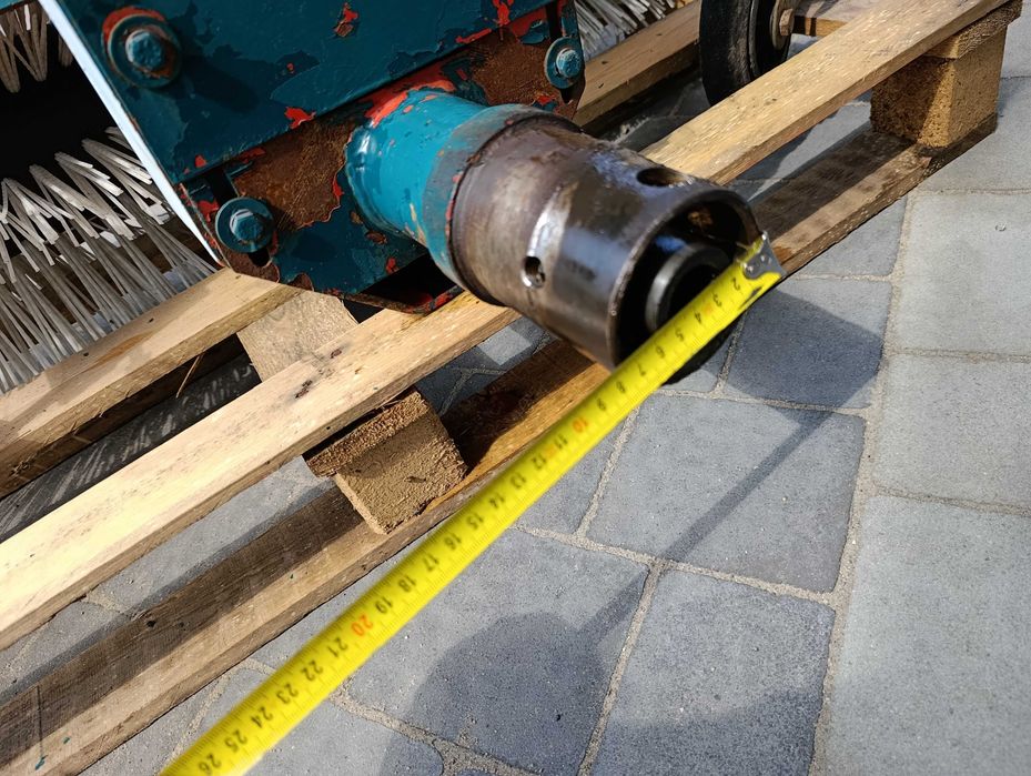 solidna zamiatarka 112 cm do traktorka