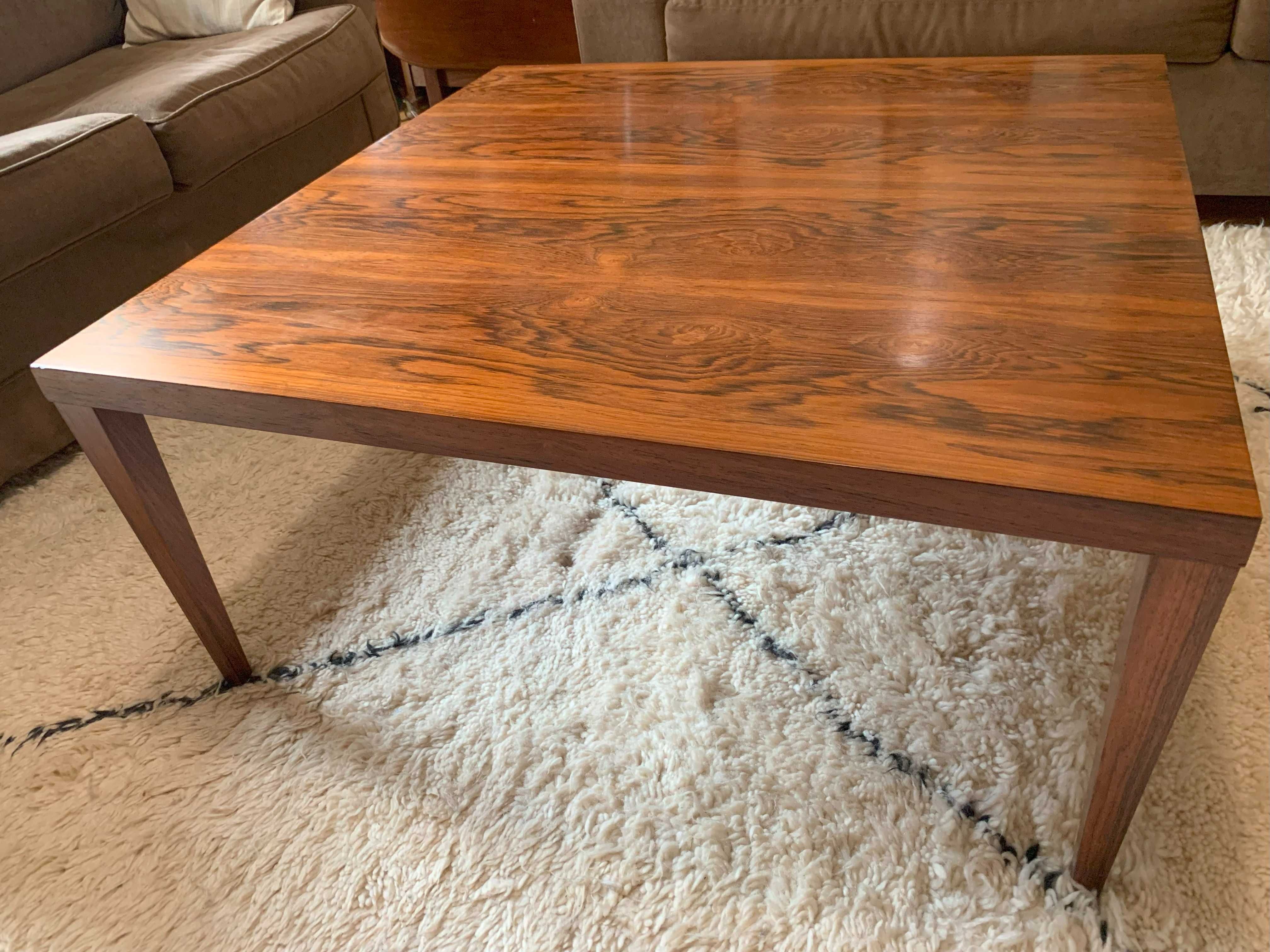 Mesa de centro nórdica, assinada
