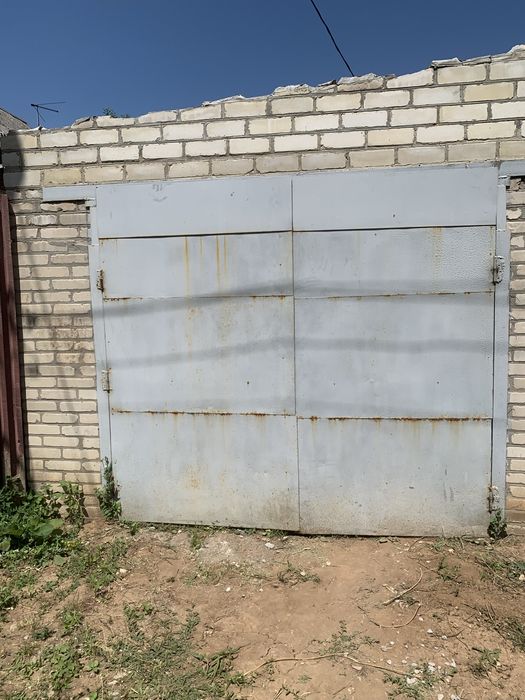 Врота гаражні б/в 2300/2000мм - 5000грн.