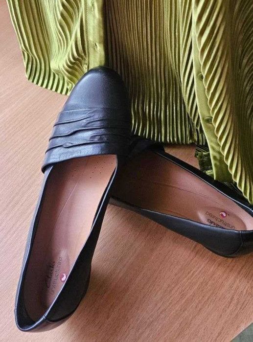 Элегантные туфли-балетки Clarks Unstructured, р. 40,5-41