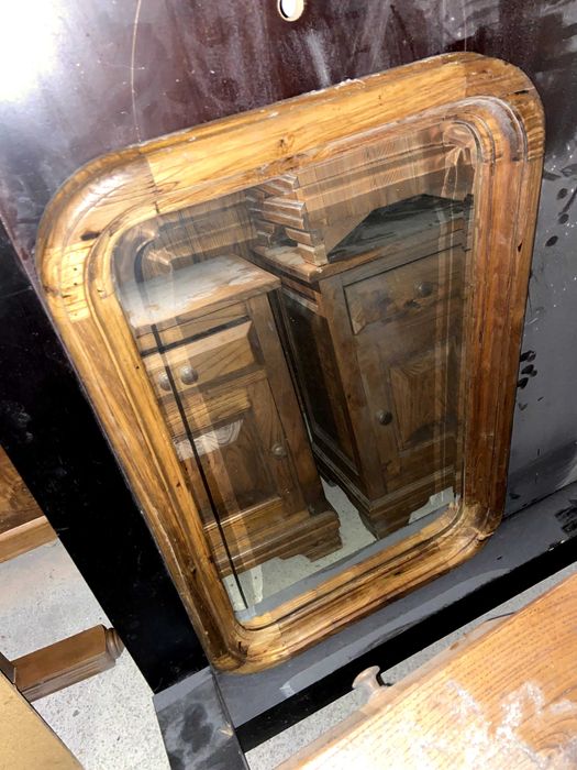 Mobiliário Antigo em Carvalho Maciço