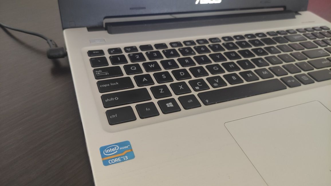 Laptop Asus K56C Intel i3 8GB 500GB SDD WIN10