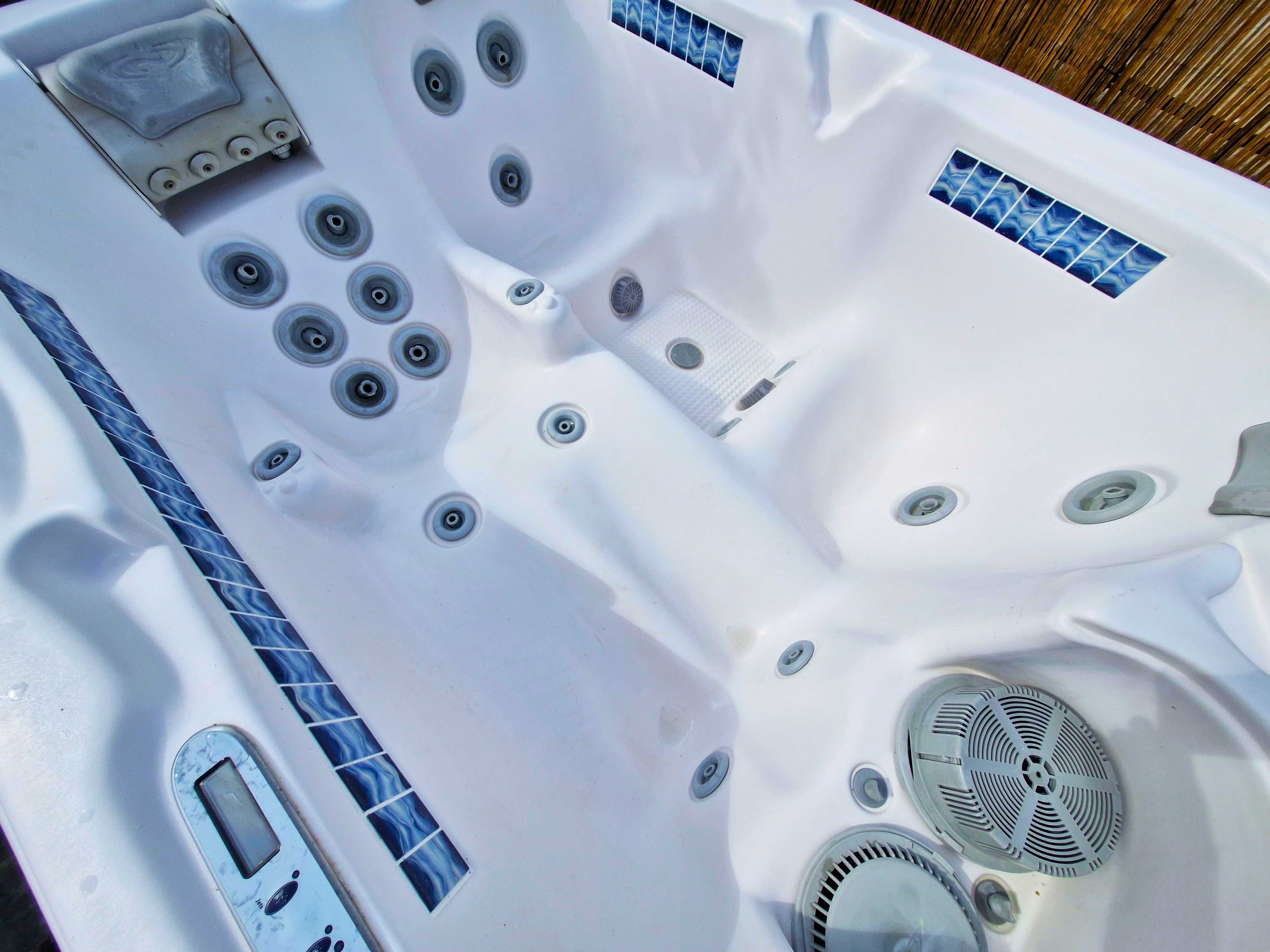 Jacuzzi 3-os, SPA, wanna z hydromasażem, Wrocław