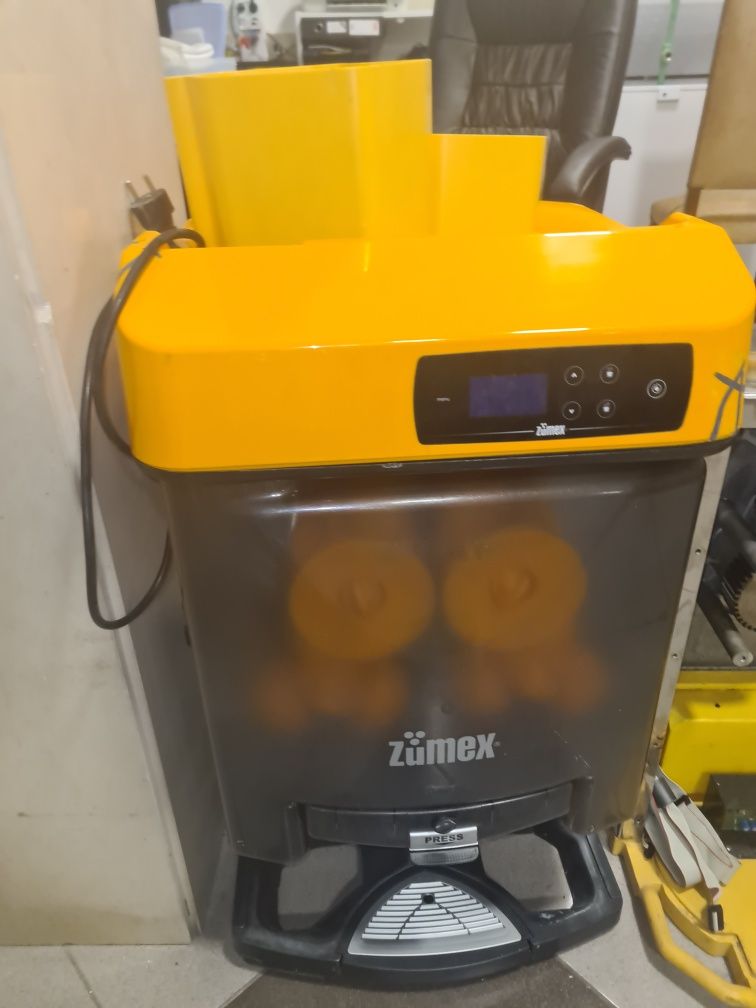 Máquina de sumos de laranja Zumex