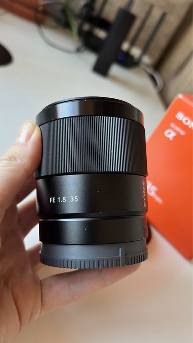 Обʼєктив Sony 35 mm f1.8