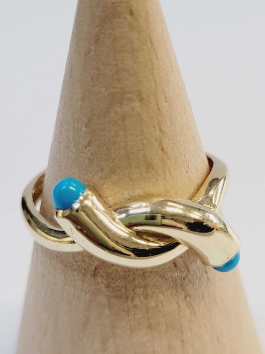 Złoty pierścionek  pętelka  z niebieskimi  kamieniami  próba 585