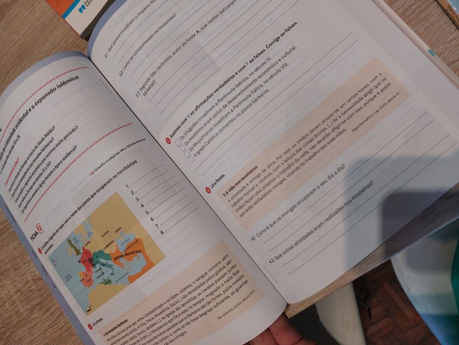 Vendo livros de fichas do 7°ano