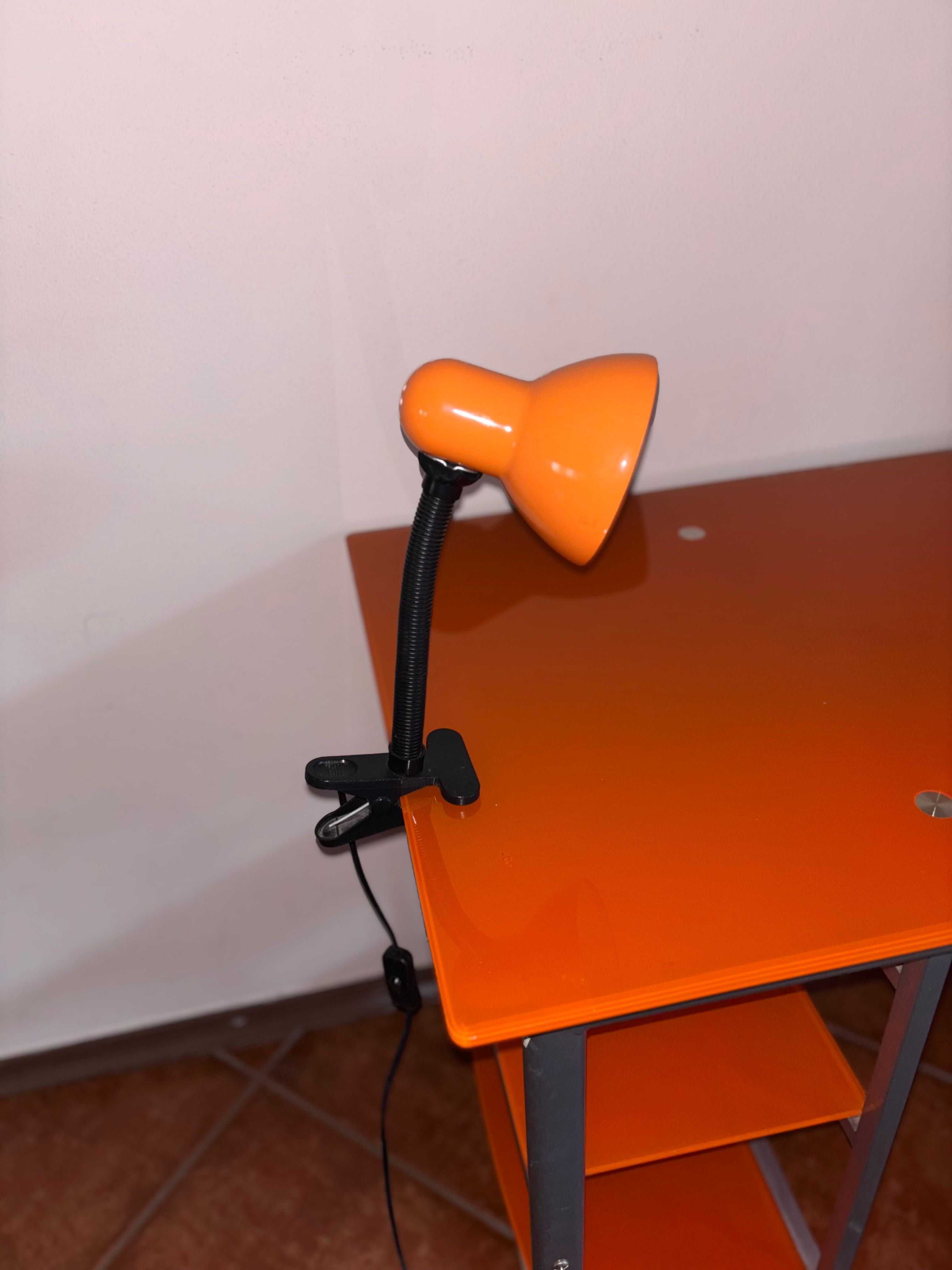 Secretaria em vidro com candeeiro