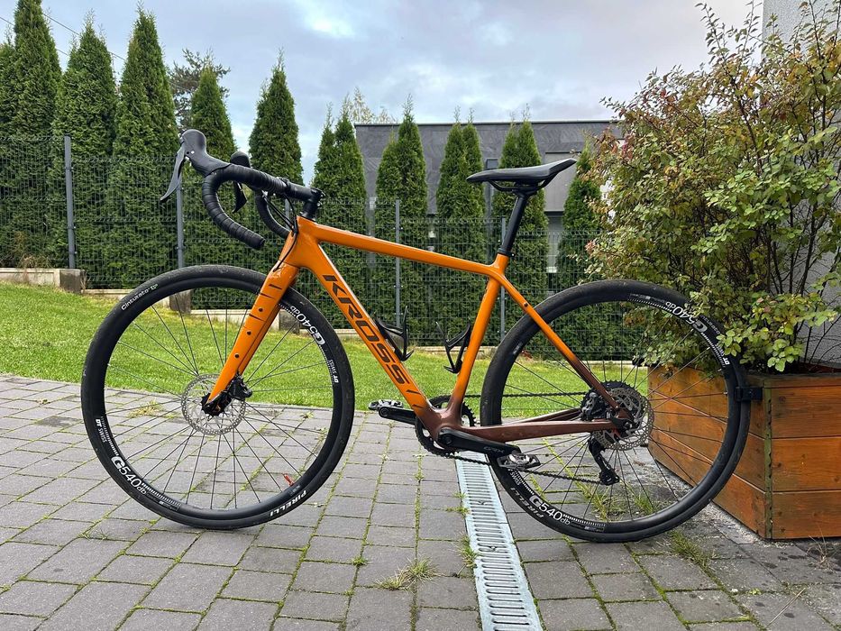 Szosa KROSS Esker 7.0 S Tubless SPD GRX Pirelli Cinturato Evo MUC OFF