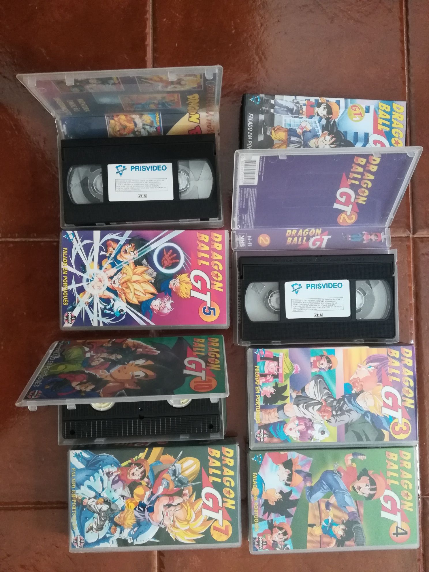 18 cassetes variadas