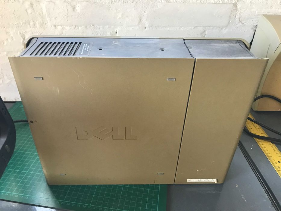 Komputer Dell jednostka centralna i monitor