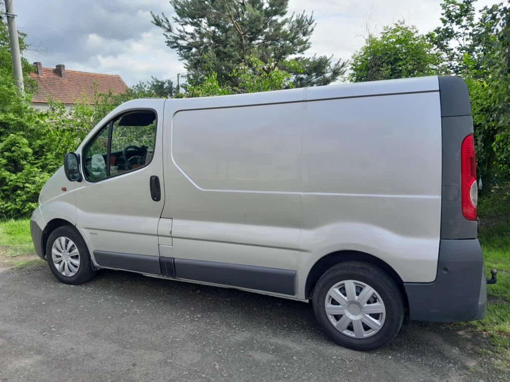 Opel vivaro sprowadzony klima bezwypadkowy