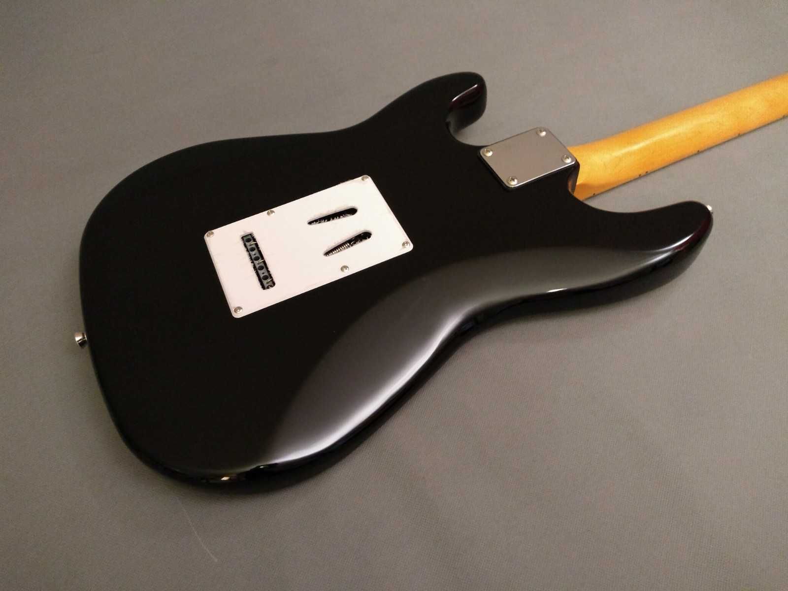 Gitara elektryczna Harley Benton ST-62MN BK-typ Stratocaster