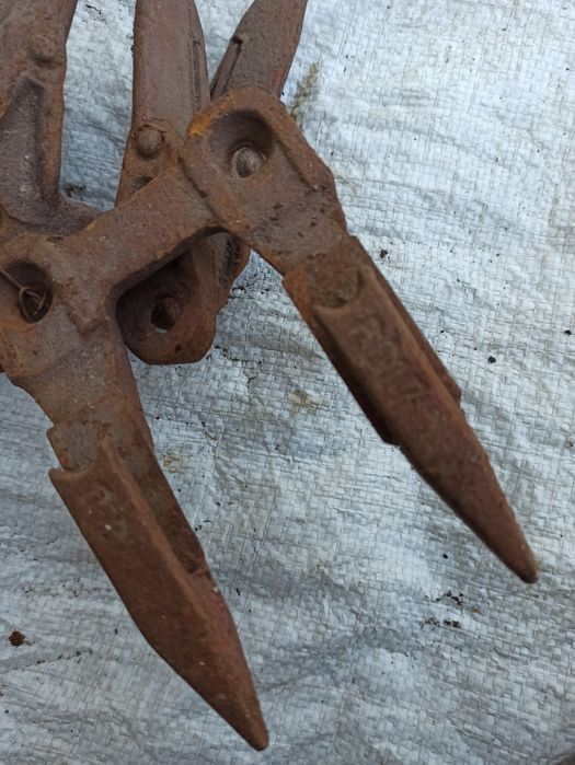 Пальці жатки ріжучого апарату двойні 4шт