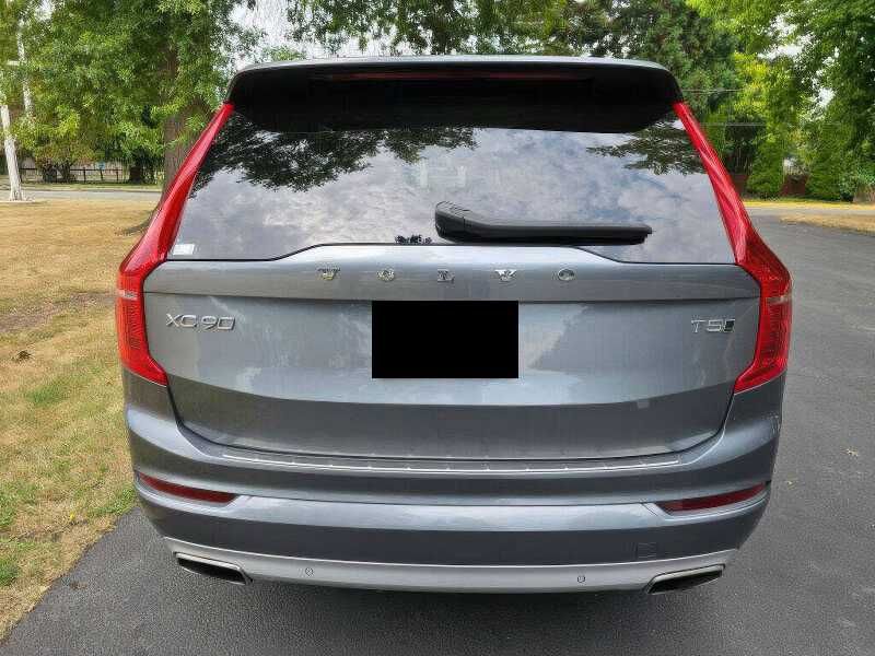 2020 Volvo XC90 T5 Momentum