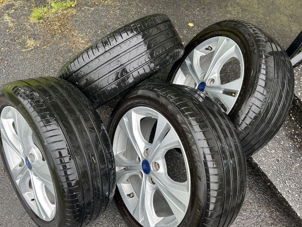 Felgi Orginalne z oponami Ford 17 Tpms