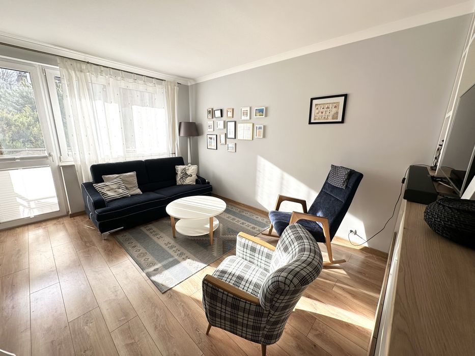 Apartament Mieszkanie, 3 pokoje, przestronne,zadbane, do centrum 200 m