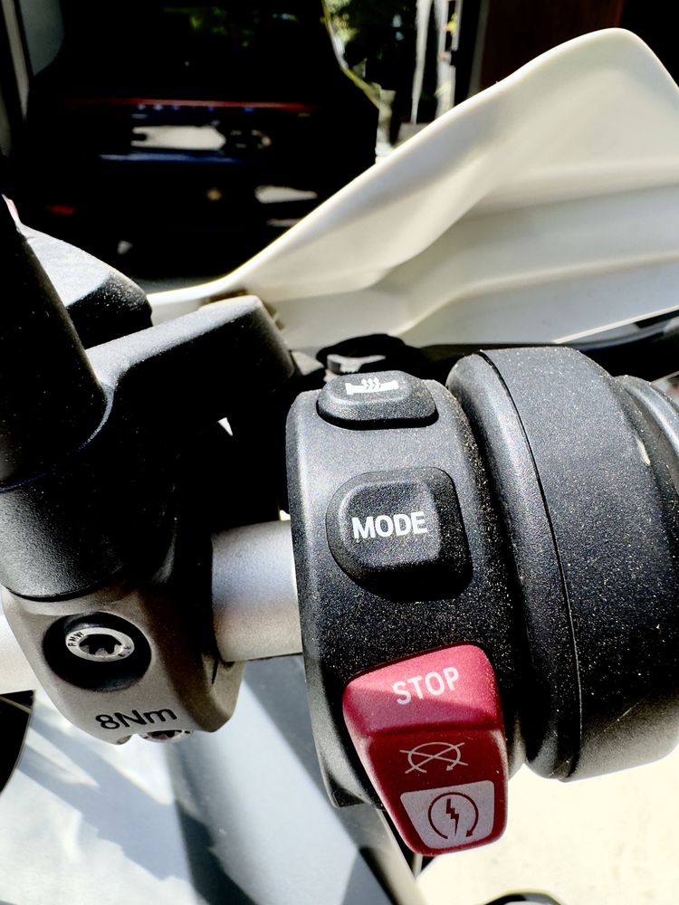 Bmw gs 1200 sempre assistida na bmw