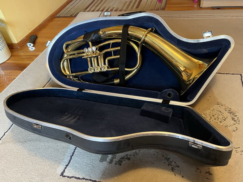 Twardy futerał na sakshorn tenorowy