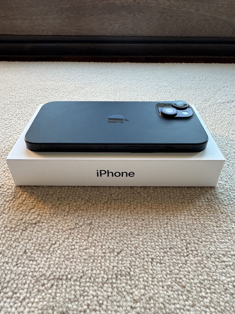 iPhone 15 (128GB)