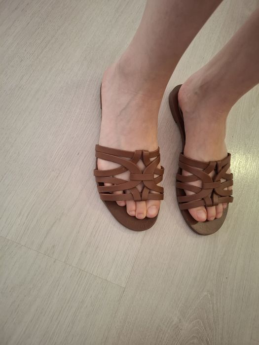 Шльопанці, жіночі