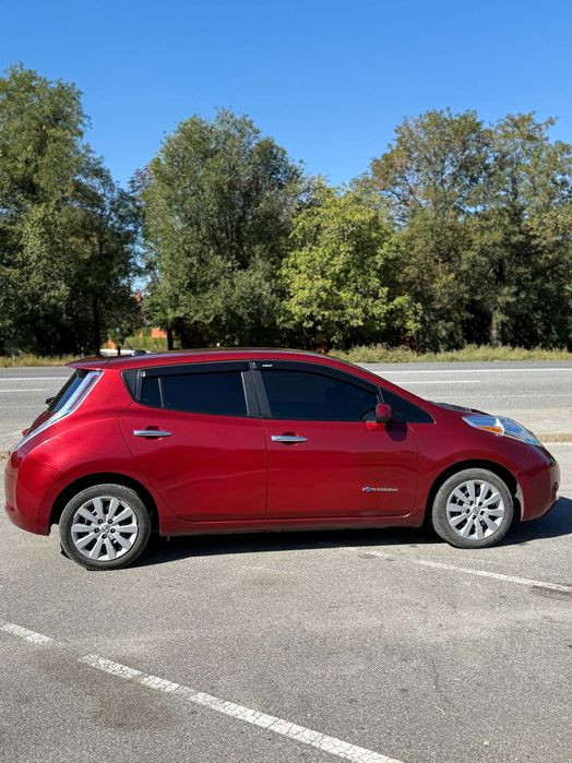 Продам Нисан Лиаф , Nissan Leaf , 2013 год