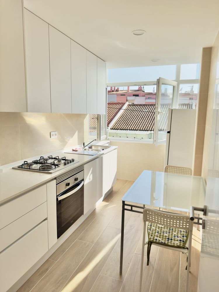 Quarto individual com marquise e limpeza dos wc’s e cozinha 1 X mês