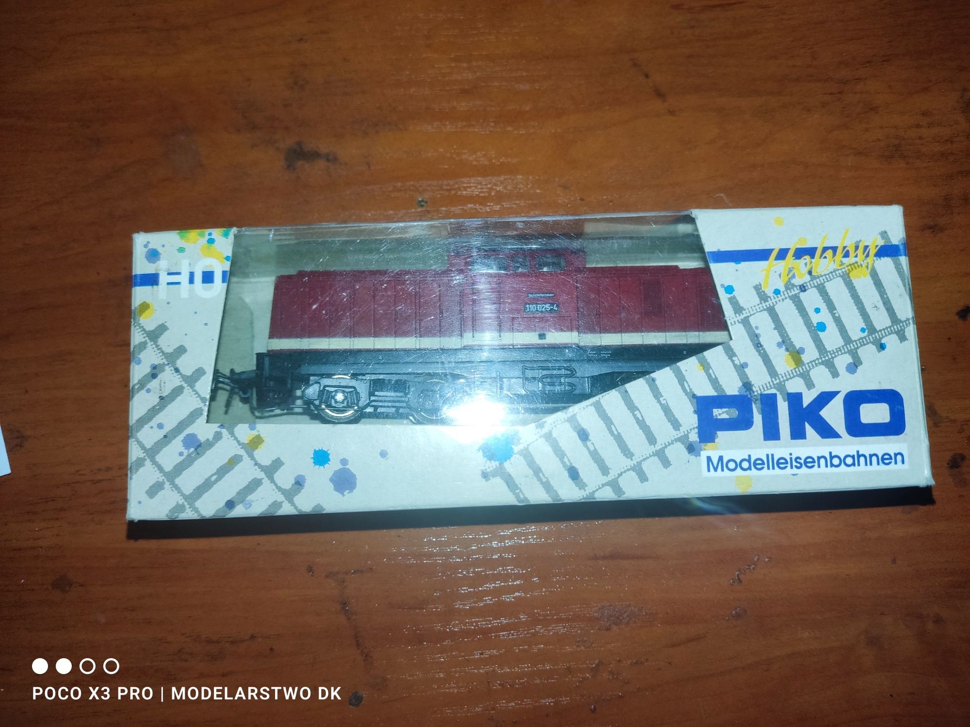 Piko oświetlony spalinowóz Br110 w skali H0 1:87 kolejka makieta