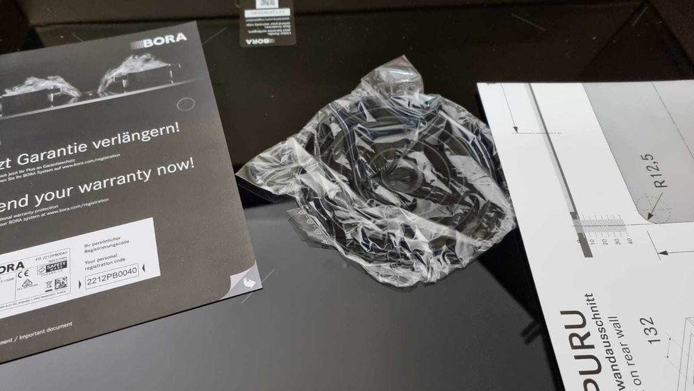 Płyta indukcyjna z wyciągiem oparów powietrza BORA Pure,76 cm.Jak nowa