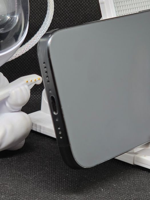 Iphone 15 pro 128gb. Весь в оригіналі Європа!